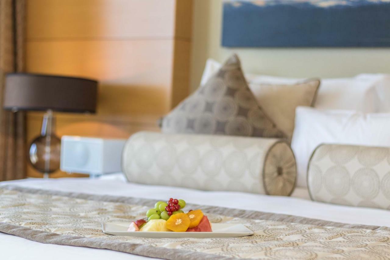 Westminster Dubai Mall Kültér fotó A fruit plate in a hotel room