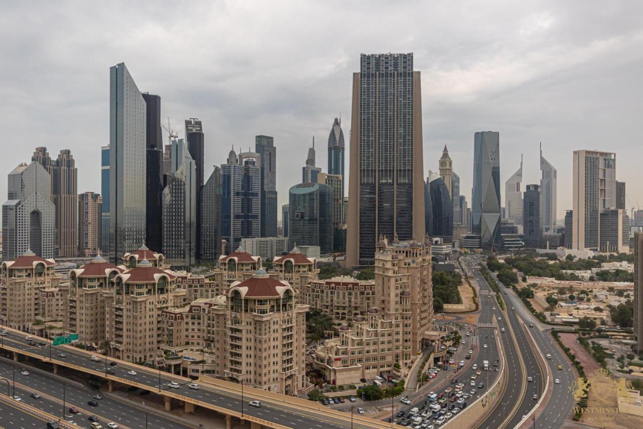 Westminster Dubai Mall Kültér fotó Abu Dhabi skyline
